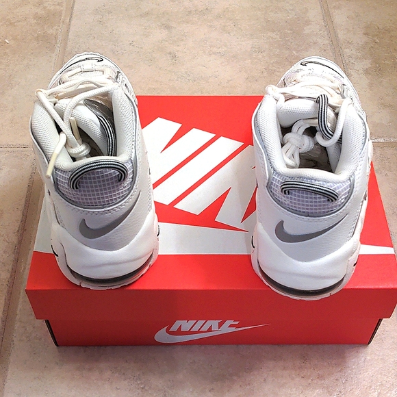 NEW Youth Nike Air More Uptempo Shoes - Picture 9 of 16